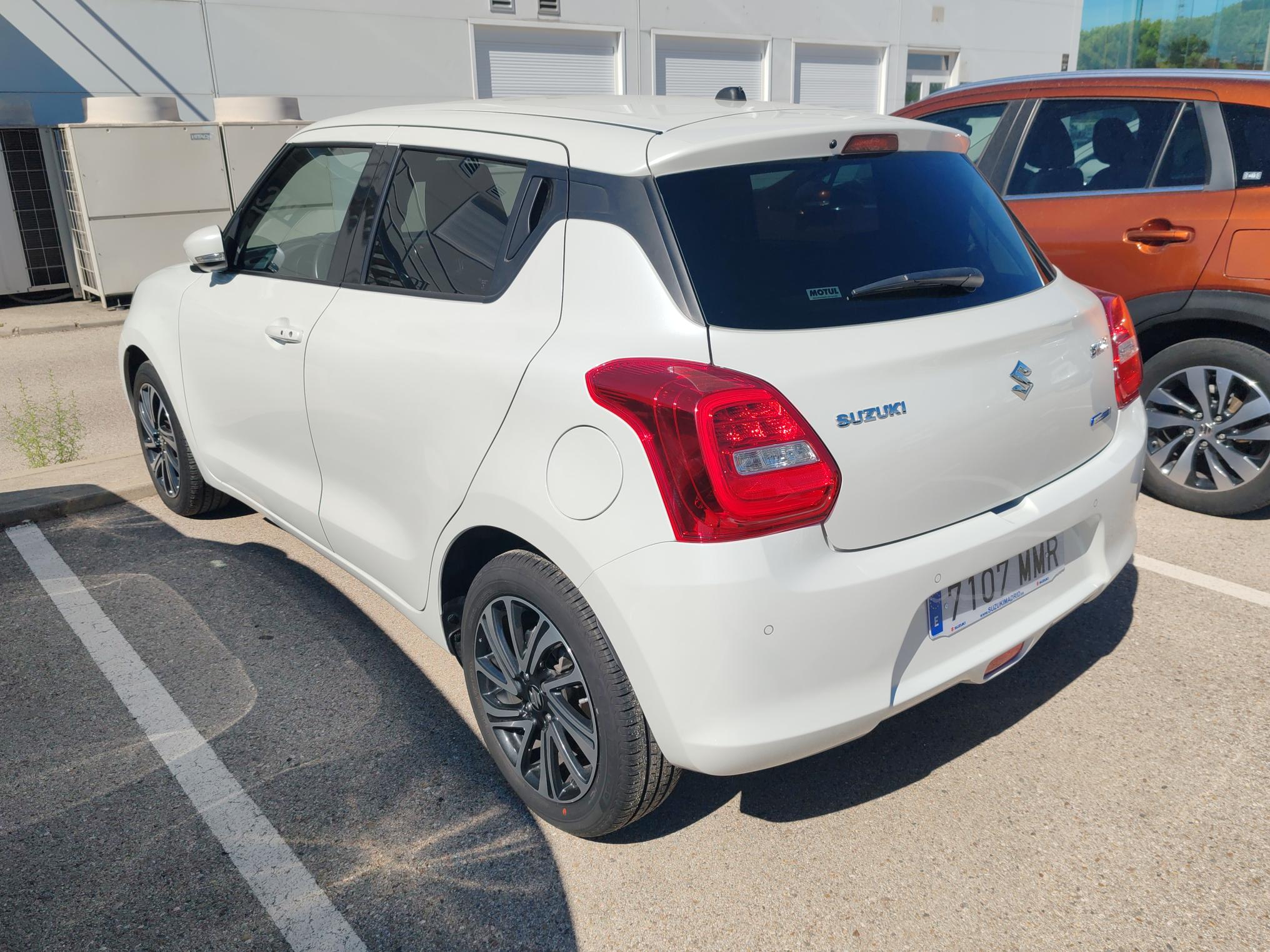 suzuki-swift-glx-10012024